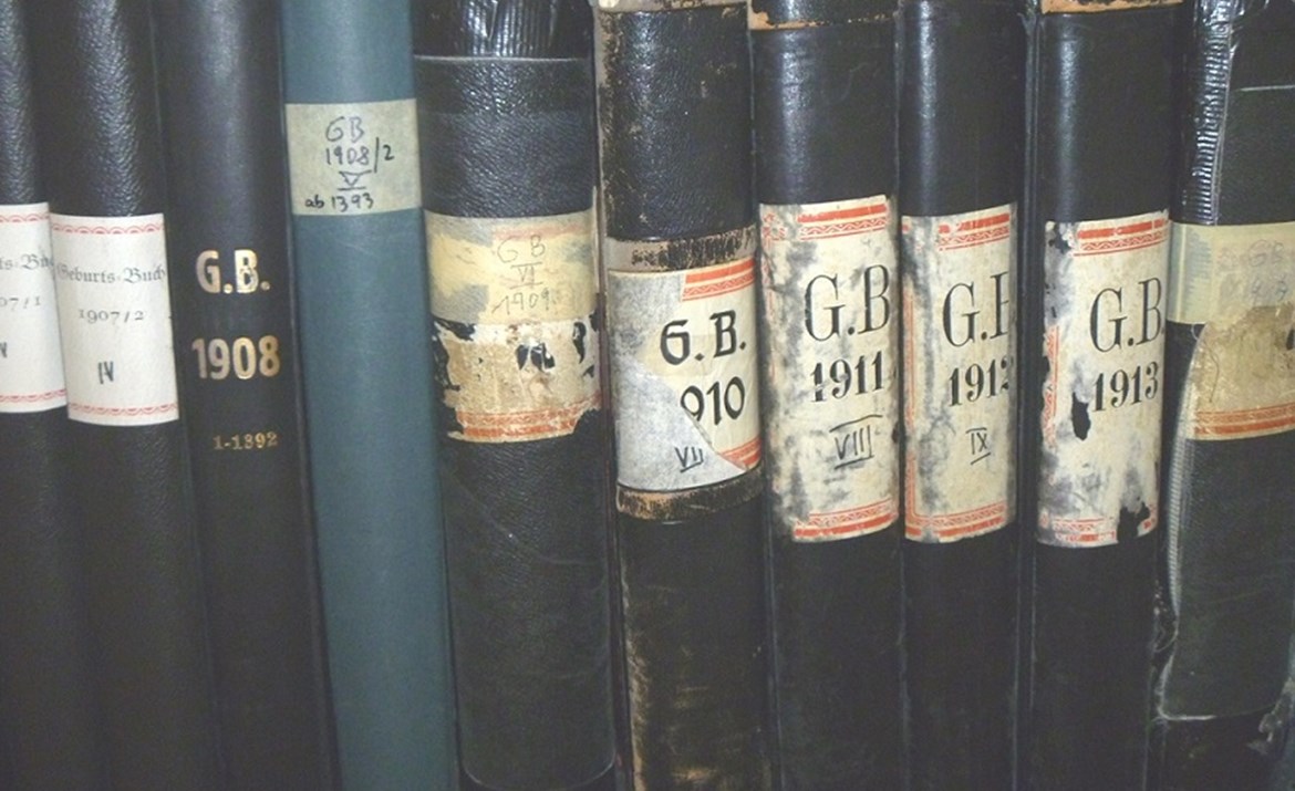 06_Geburtsbücher_klein.jpg 06_Geburtsbücher_klein.jpg